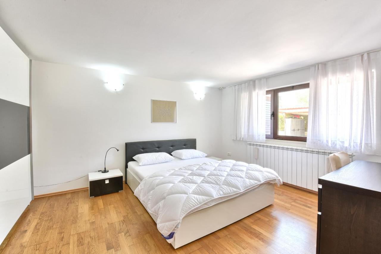 Brezac Olive Garden Apartment Fažana Kültér fotó