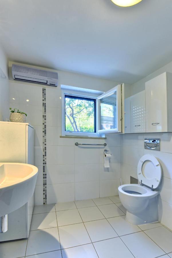 Brezac Olive Garden Apartment Fažana Kültér fotó