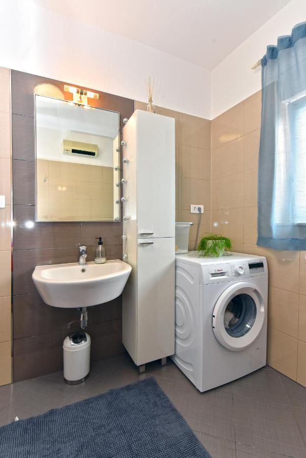 Brezac Olive Garden Apartment Fažana Kültér fotó